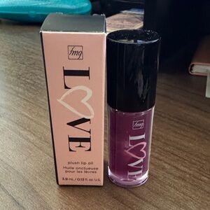 Avon fmg Love Plush Lip Oil in Love Galore